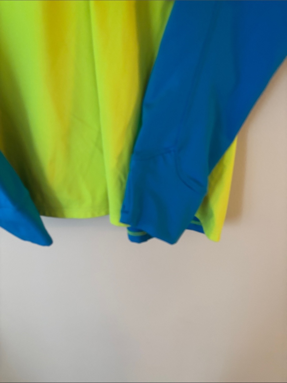 Brooks Men’s Neon Yellow and Blue Performance Pullover - Picture 5 of 6